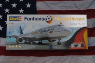 Revell 01111  Boeing 747-8 Fanhansa Siegerflieger